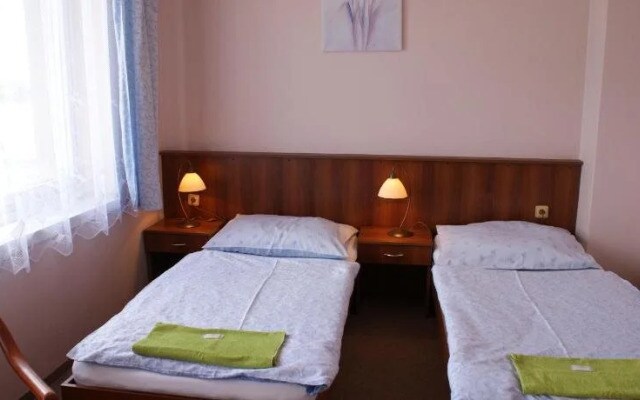 Hotel Trim