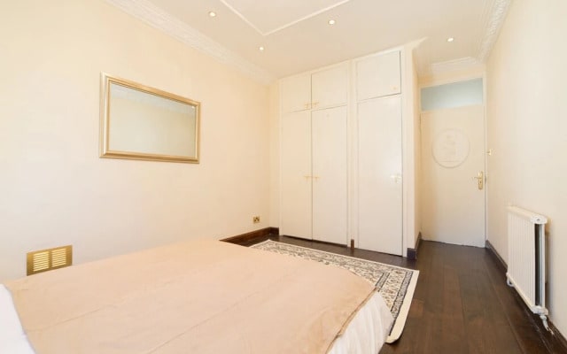 Excel Apartments Hyde Park