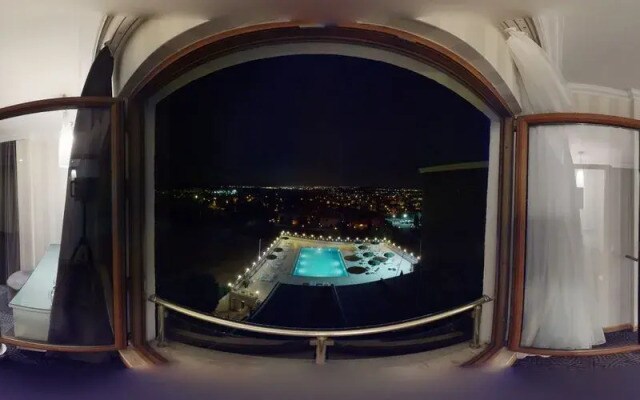 Double Royal Hotel