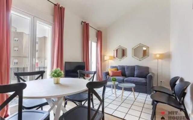 Mit House Universidad En Madrid