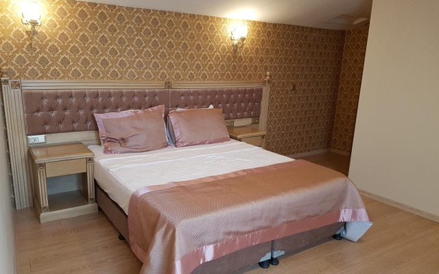 Apple Tree Hotel