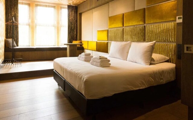 Manzo's Suites