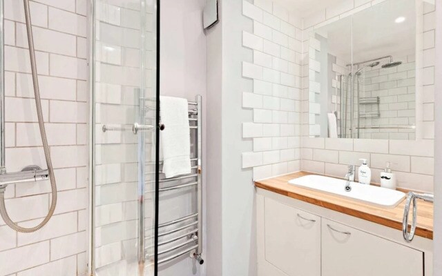 Spacious 2 Bedroom Apartment in Cricklewood