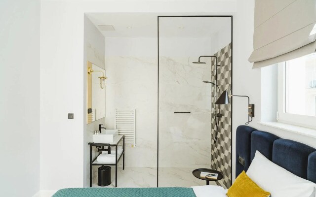 No.4 Residence