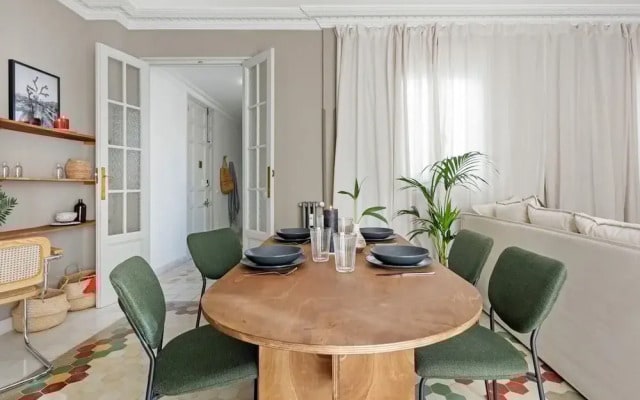 Derawan - 2 Bedrooms and Terrace in Chamber