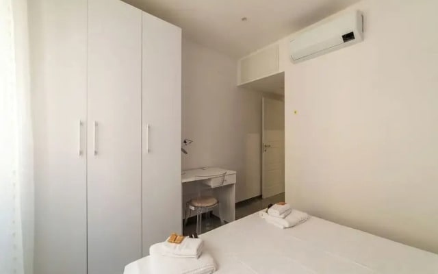 JOIVY Delightful 3-bed Flat with Balcony