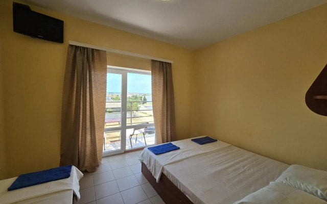 Pirat Hotel (Пират)
