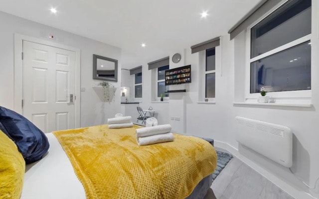 Serviced Ensuite Room Crystal Palace London Se20