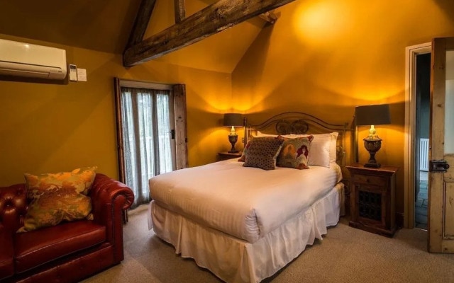 Cockliffe Country House