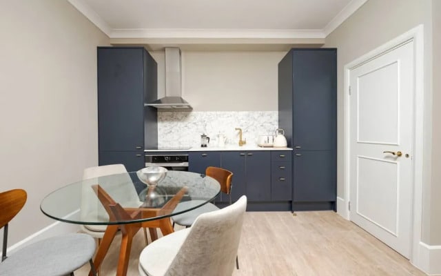 Gorgeous Apartment by the Park PS6