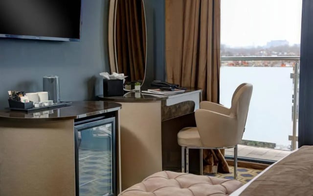 Putney Hotel