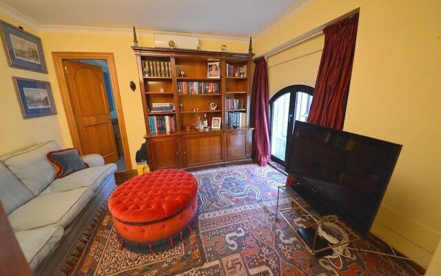 Prestigious Apartment Via Giulia