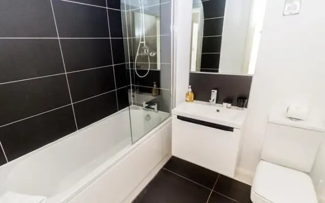 London Bridge Apartment