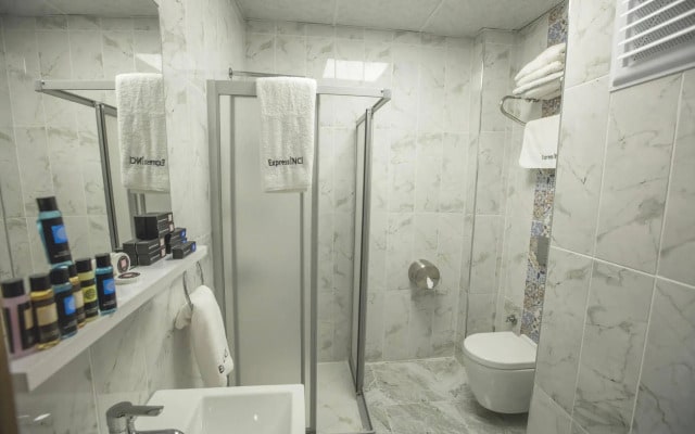 Express Inci Airport Hotel