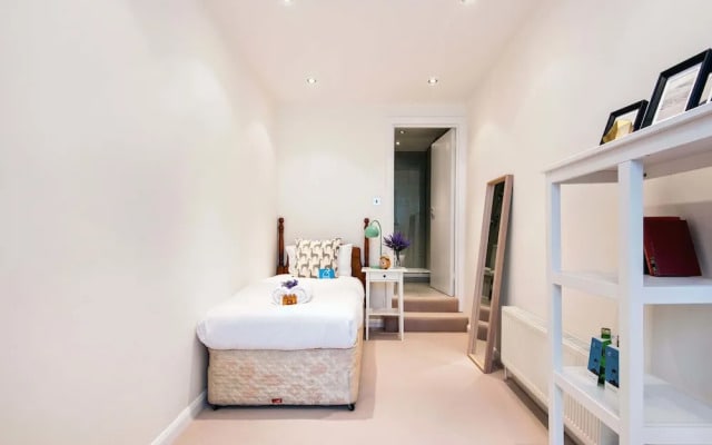 The Lexham Mews Gem - SCR