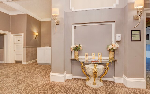 Liverpool Aigburth Sefton Park Hotel By Belvilla