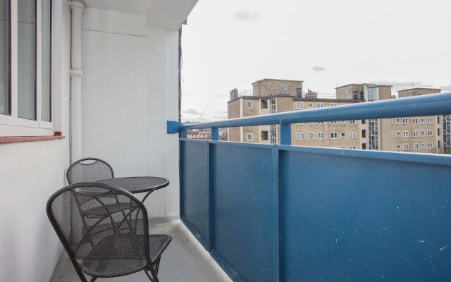 1 Bedroom Apartment With Balcony in Angel