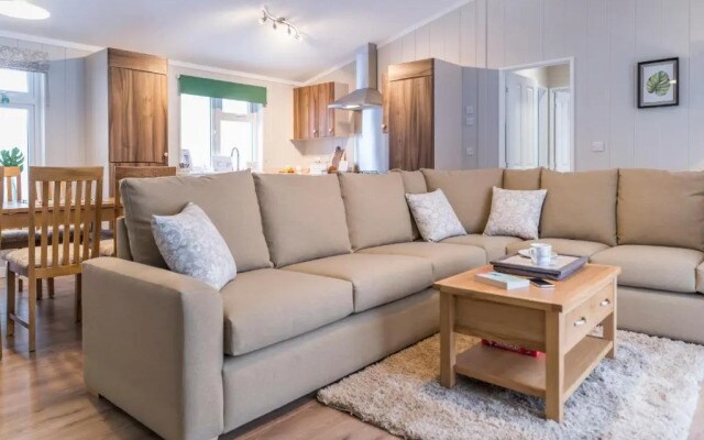 Sure Studio by Best Western Brackenborough Lakes & Resort