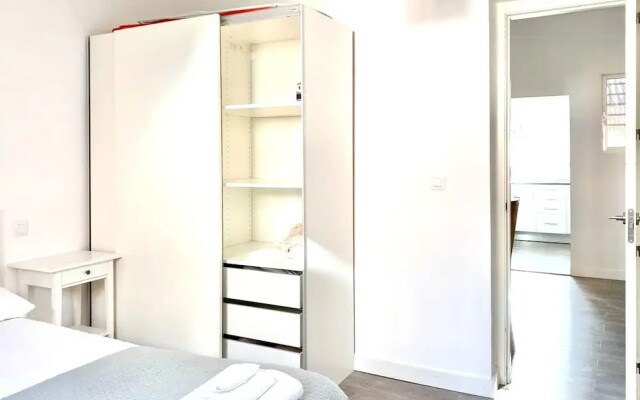 Apartment with One Bedroom in Madrid, with Wifi