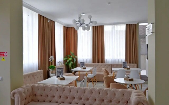 Отель Lux Promo Park & House