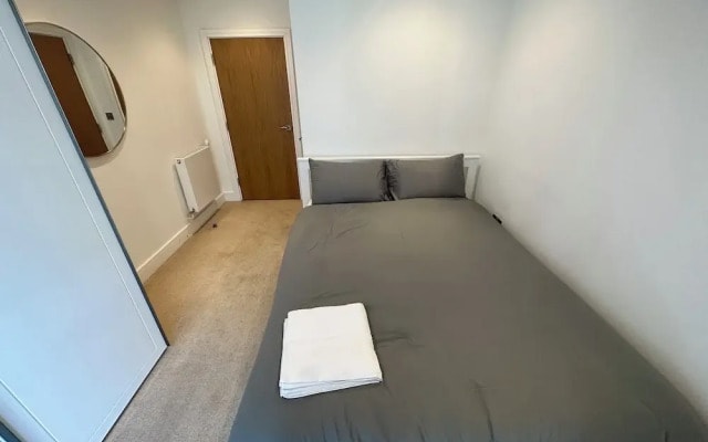 Colindale Luxury Apartment
