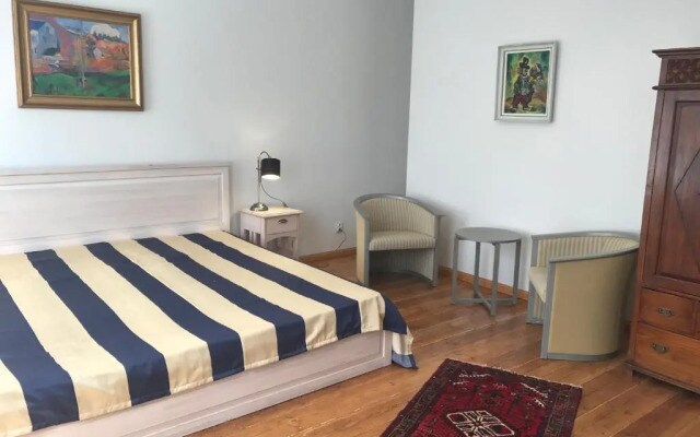 A1 Apartments