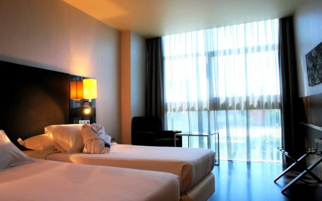 Отель AC Som by Marriott