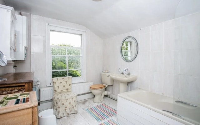 Spacious 3 Bedroom House in Clapton