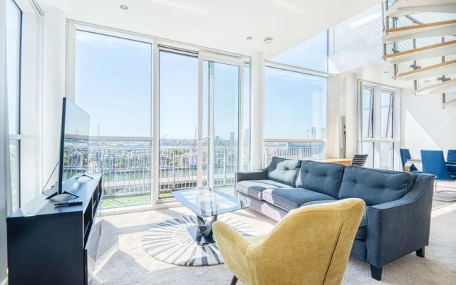 Jibbs Corner Penthouse Apartment