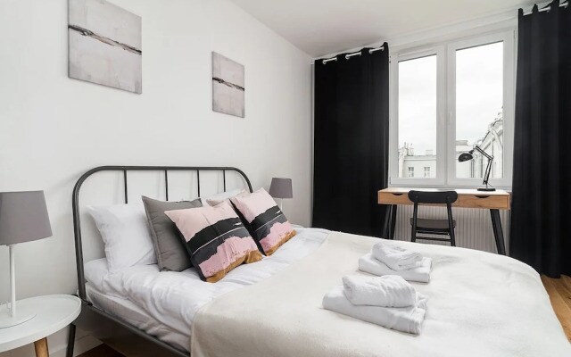 Metro Centrum Light Apartment