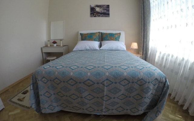 Atam Hotel & Suites