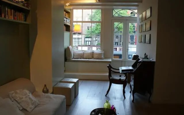 Canal Home