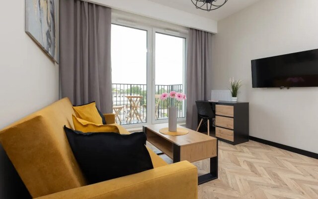 Home Factory Estate Praga Kotsisa by Renters
