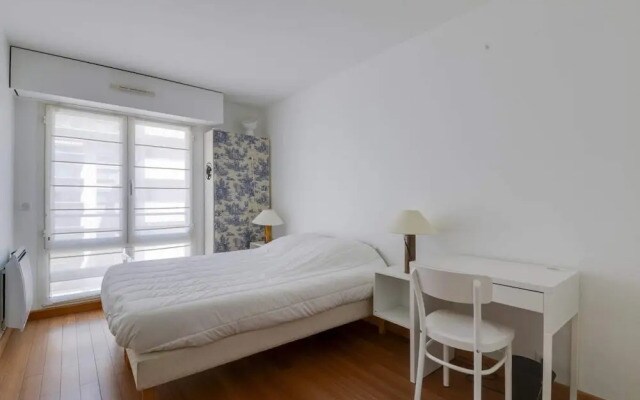 Chic and Luminous Apartment in Bastille