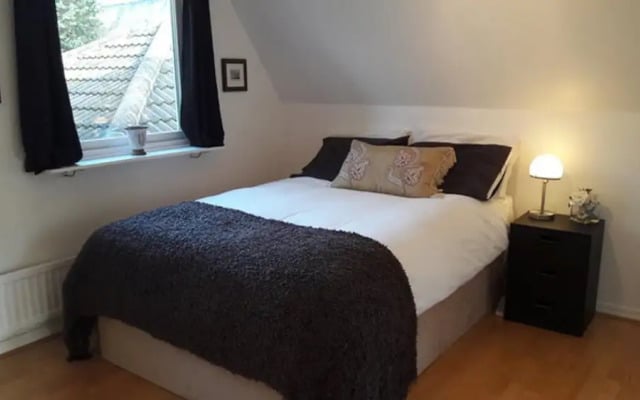 3 Bed House - Sleeps 5 - Sauna - Garden - Gym