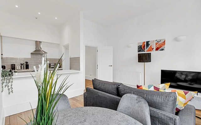 Contemporary Oasis in Paddington II
