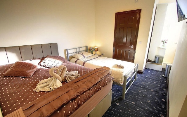 Beaconsfield Hotel