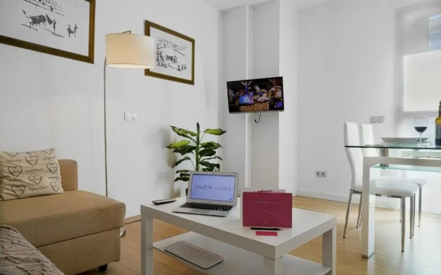 Caleta Homes - Apartamentos Pompidou