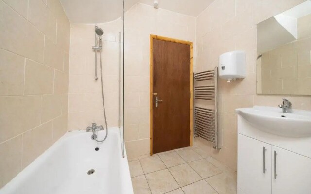 Single Room G1 (Sandycroft Guest House)