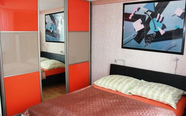 Golden Family Apartments