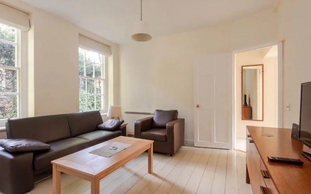 Charming 1Br Home By River Thames Fits 3