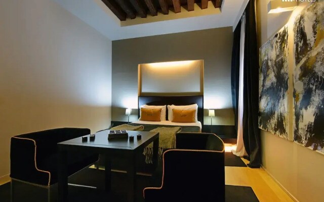 Charming House DD724