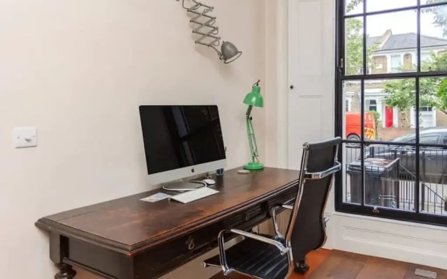 Stunning 2 Bedroom House in Peaceful London Fields