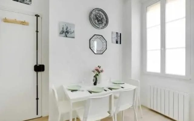 Magnifique Studio 1BR/4P - Guy Moquet / Brochant