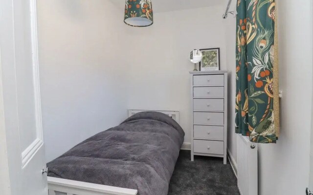 4 Pulmans Place