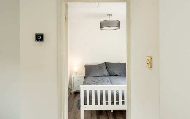 Loughton Hideaway: Cozy 1Bd Near Tube & Nature