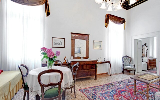 Testa - WR Apartments
