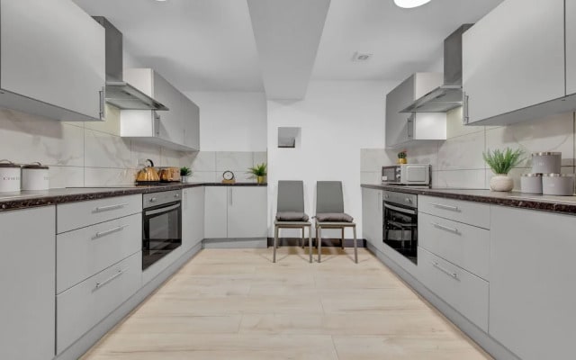 Immaculate 1-bed Studio in Feltham Heathrow London