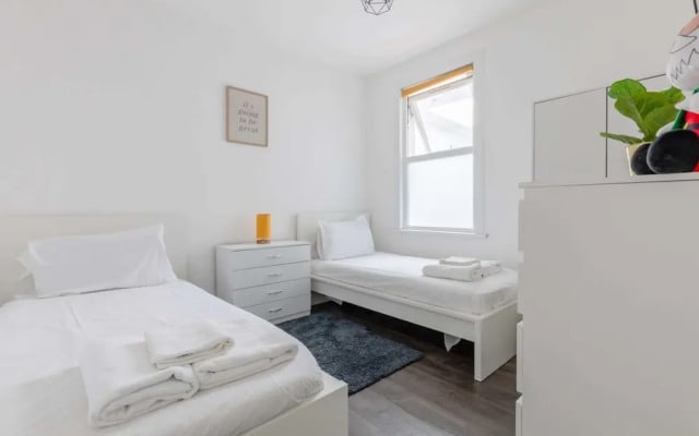 Spacious & Newly Renovated 4BD House East Ham!