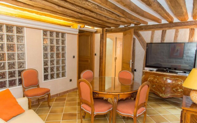 Saint Germain des Prés Apartment